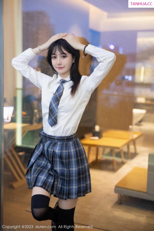  [XiuRen]高清写真图 2023.04.28 No.6662 幼幼 制服美腿第28张图片